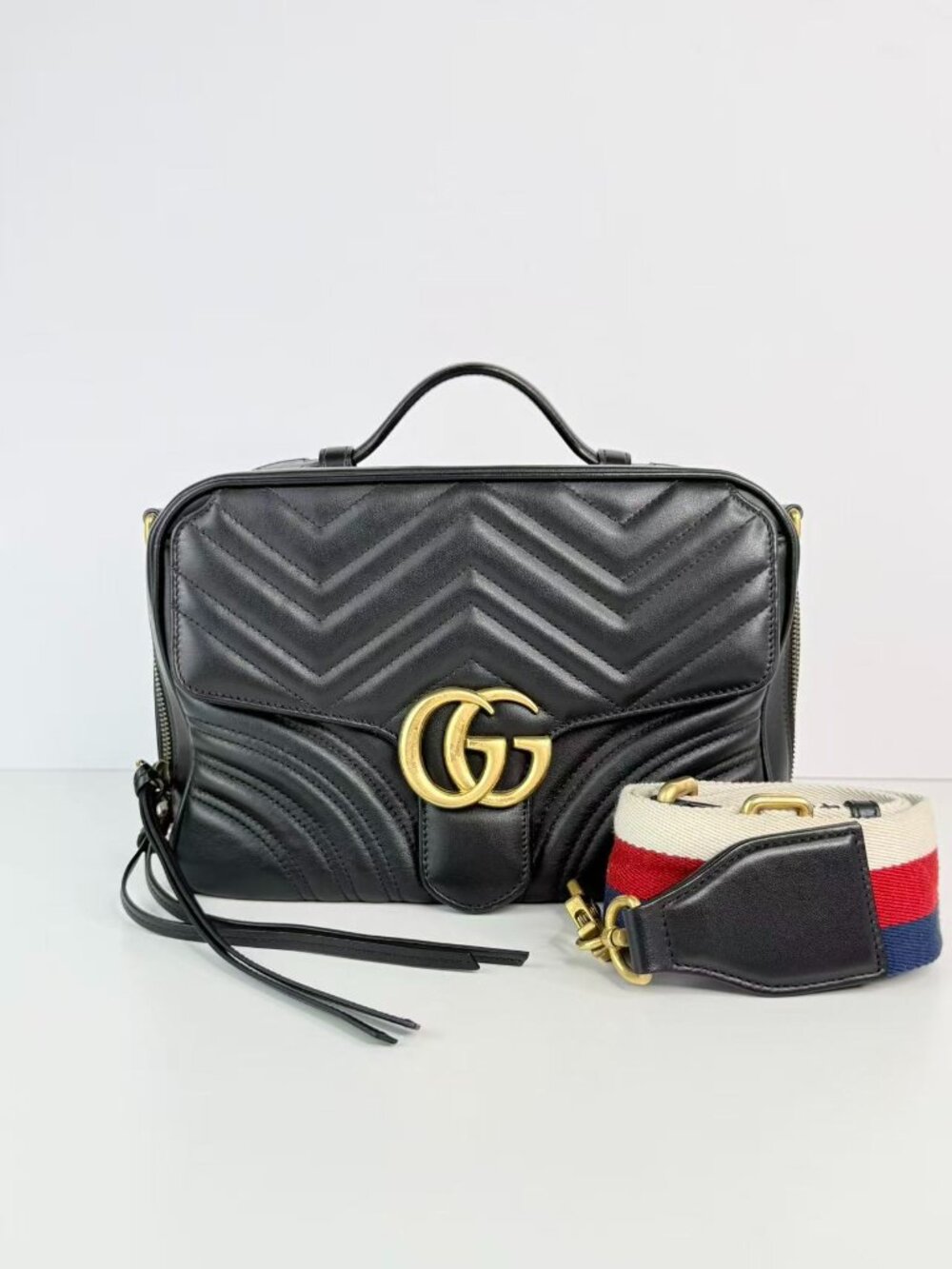 Gucci GG Matelasse top handle bag